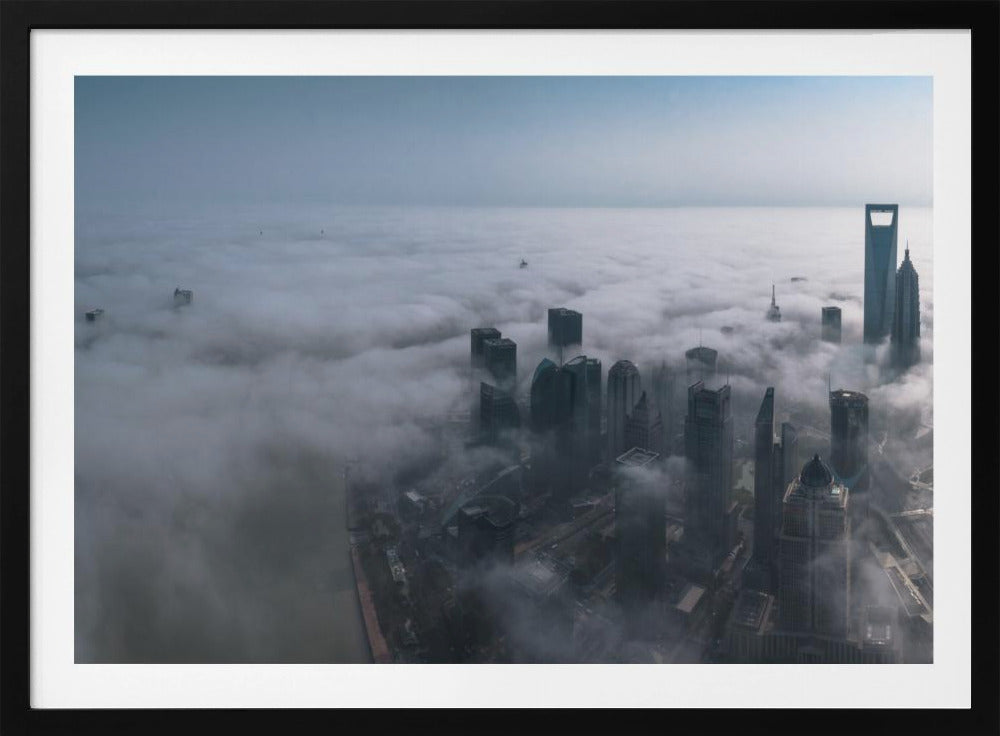 Shanghai im Nebel von oben | Poster