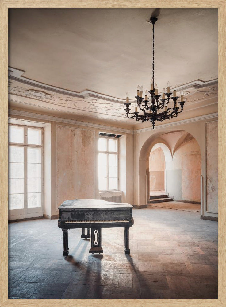 Klavier in einem verlassenen Schloss | Poster