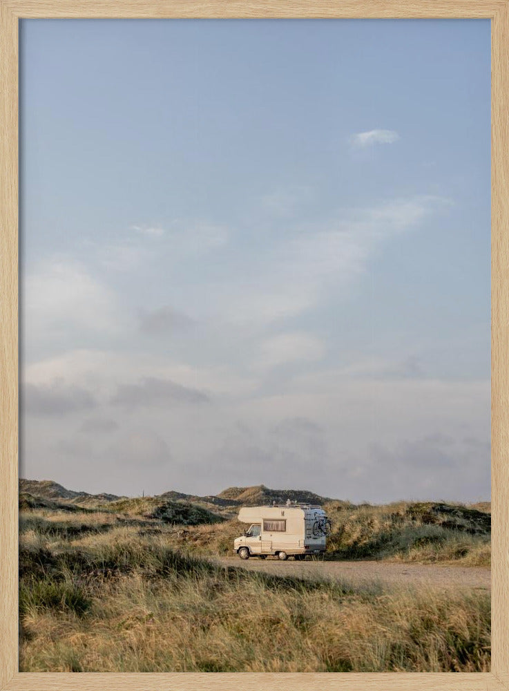 Wohnwagen in den Dünen | Poster