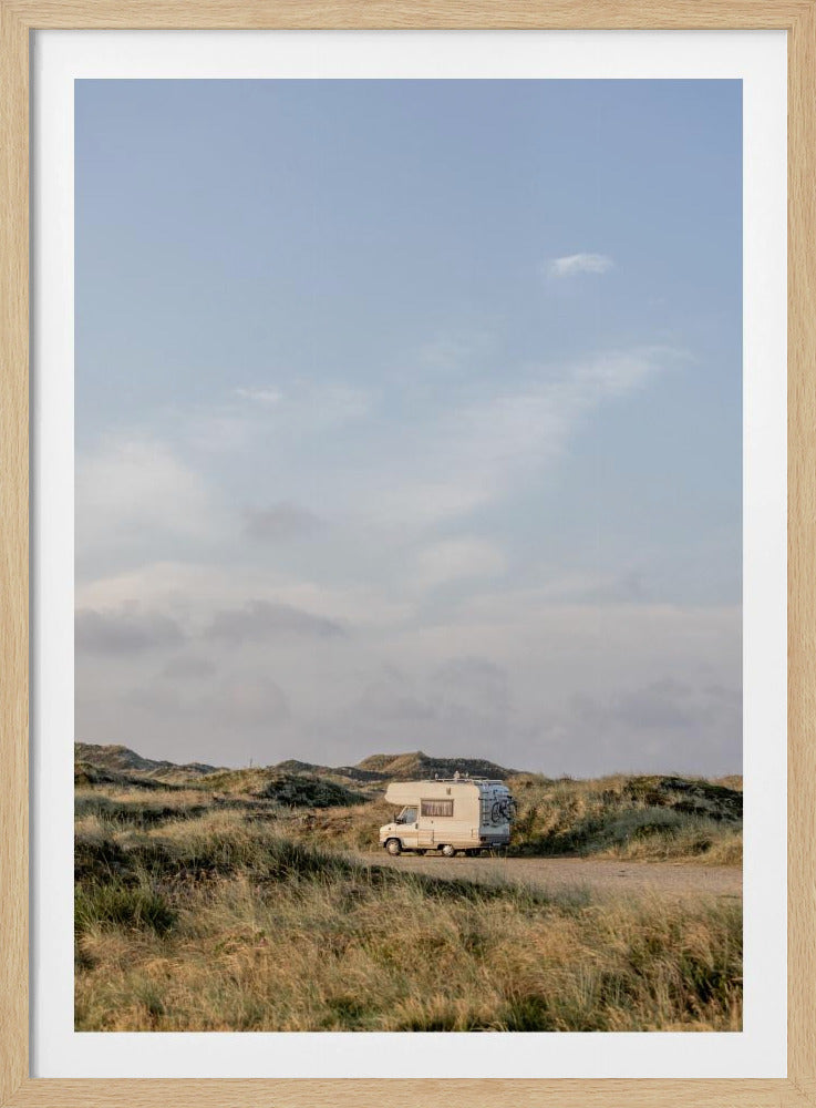 Wohnwagen in den Dünen | Poster