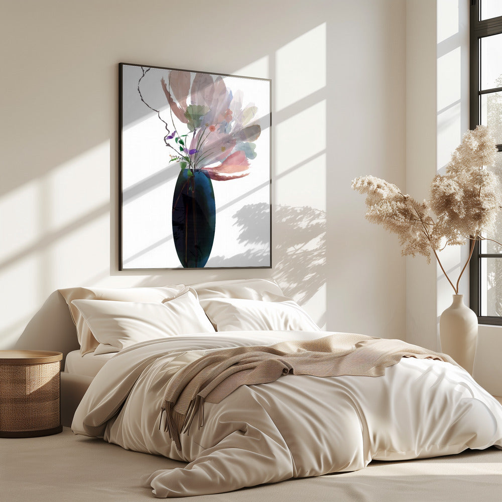 Blush Pink Floral in blauer Glasvase | Poster
