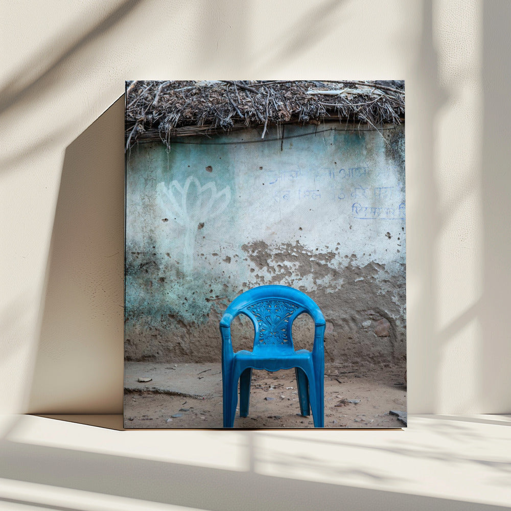 Einsamer blauer Stuhl | Leinwand