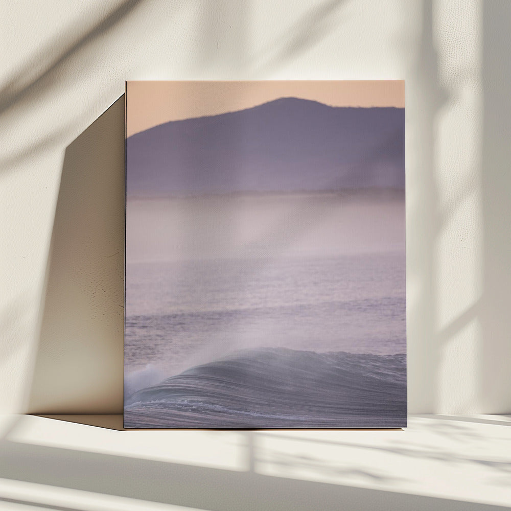 Welle gegen einen nebligen Sonnenaufgang | Leinwand