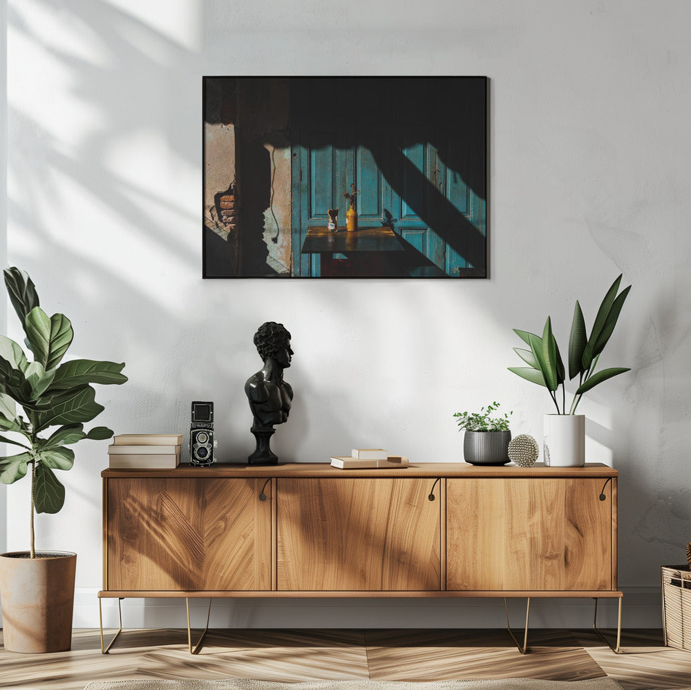 Leerer Tisch in der Cafeteria auf der Straßenseite | Poster