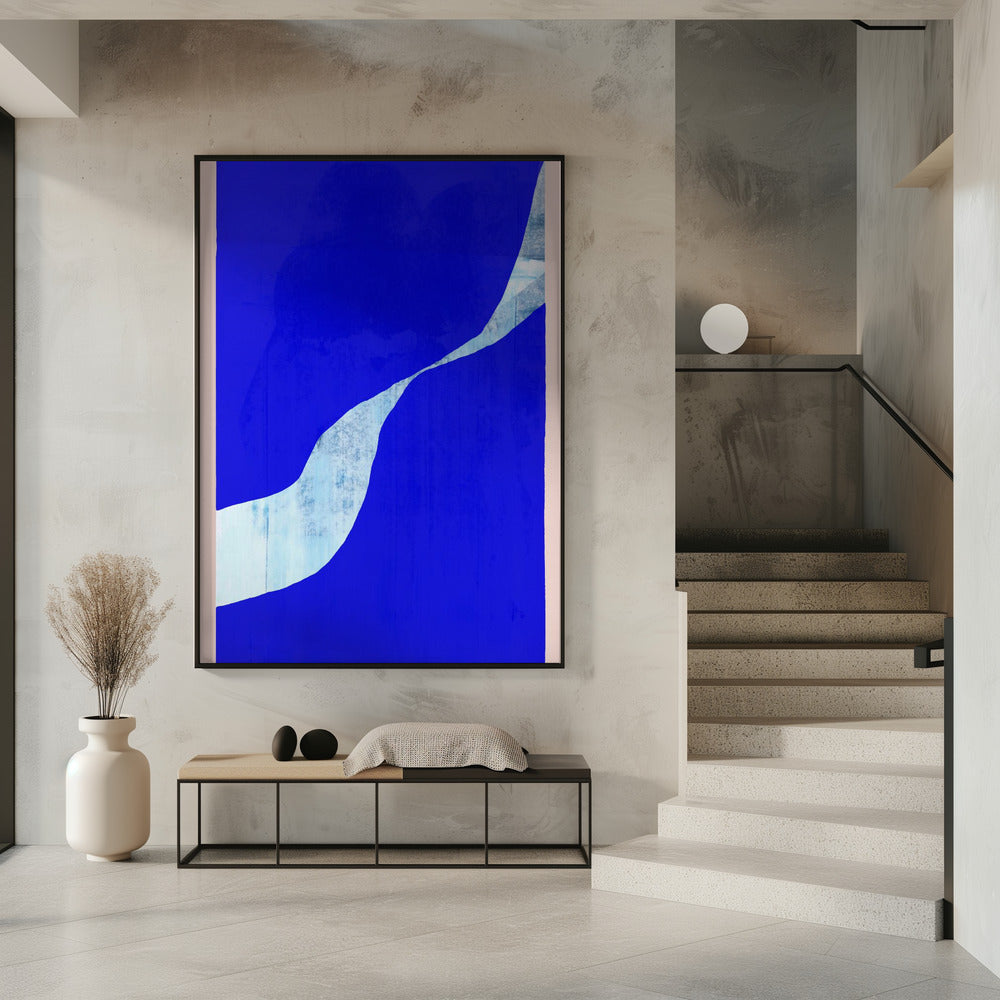 Blauer Hintergrund mit dynamischer weißer Kurve | Poster