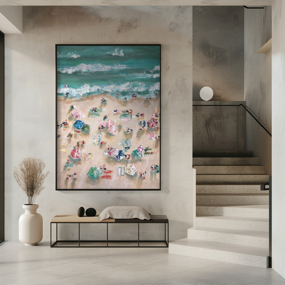 Bunte Sonnenschirme und Sonnenanbeter an einem Sandstrand | Poster