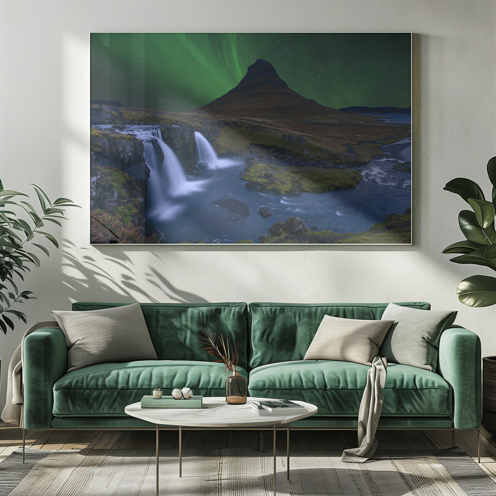 Kirkjufell... Unter einem borealen grünen Himmel | Leinwand