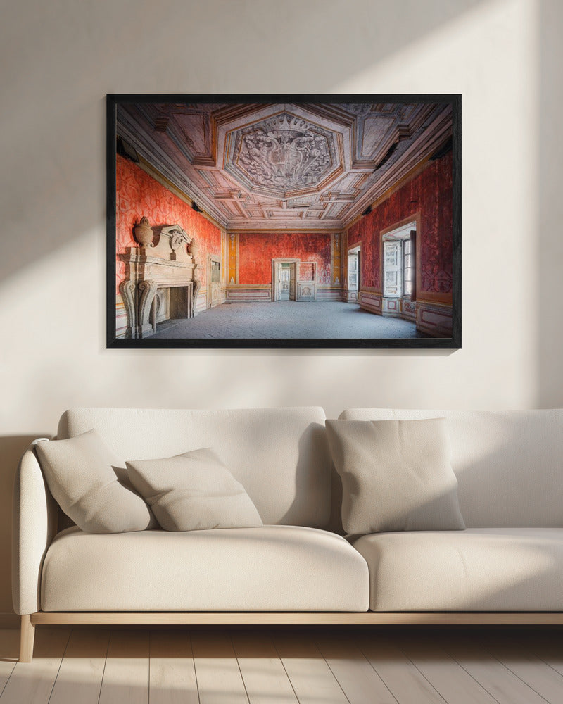 Verlassener roter Raum | Leinwand