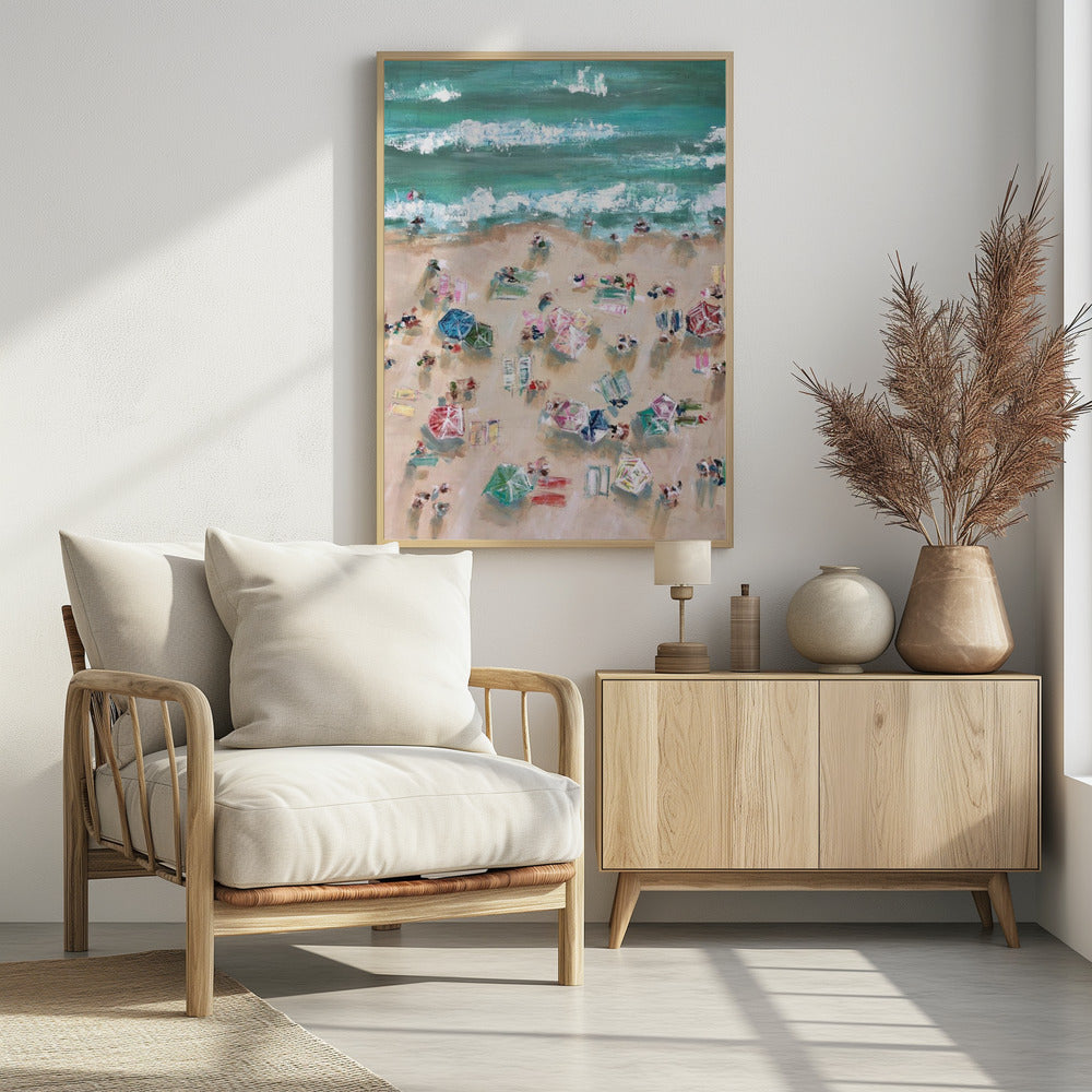 Bunte Sonnenschirme und Sonnenanbeter an einem Sandstrand | Poster