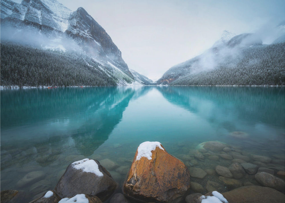 Nebliger Lake Louise | Hintergrundbild