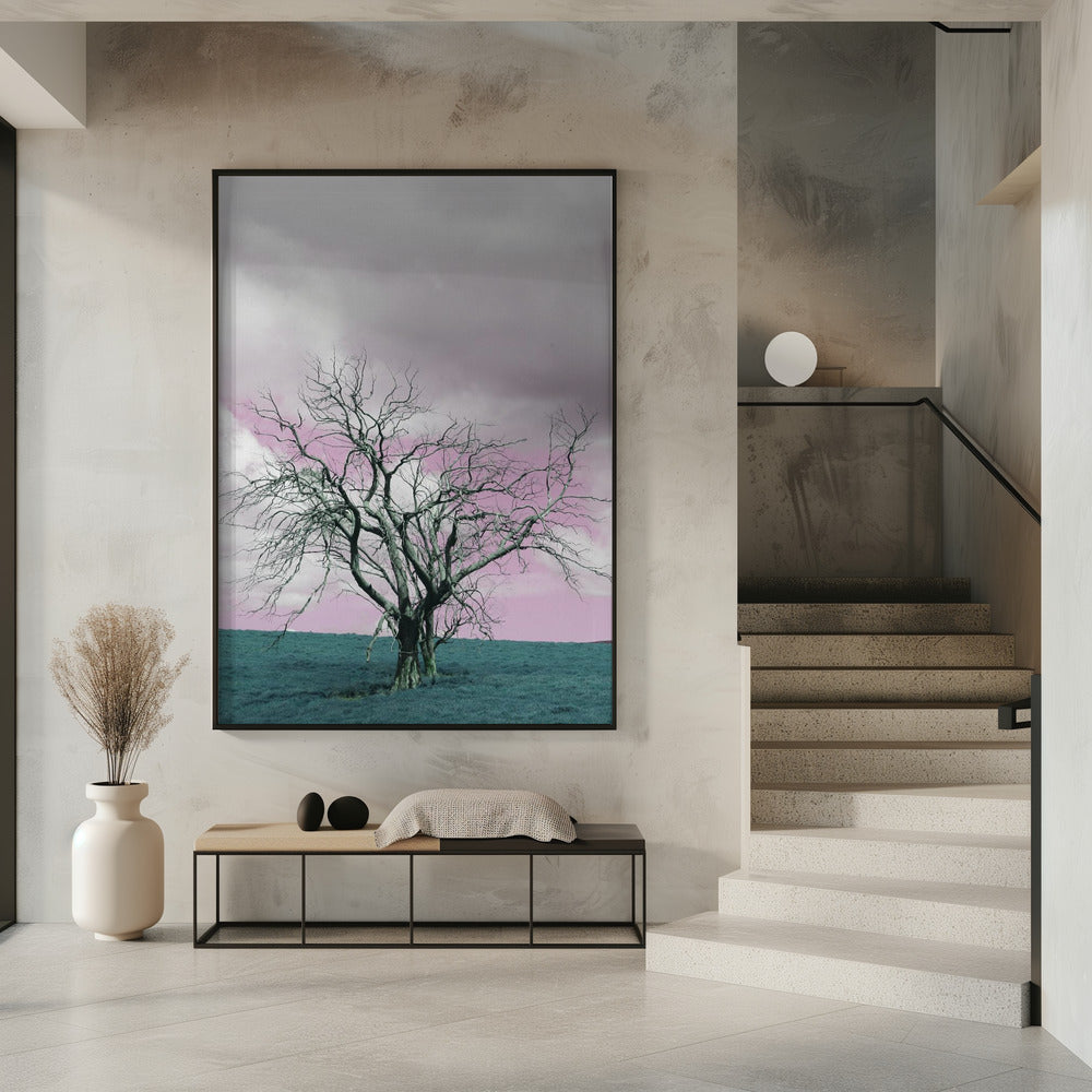 Unfruchtbarer Baum vor einem verträumten rosa Himmel | Poster