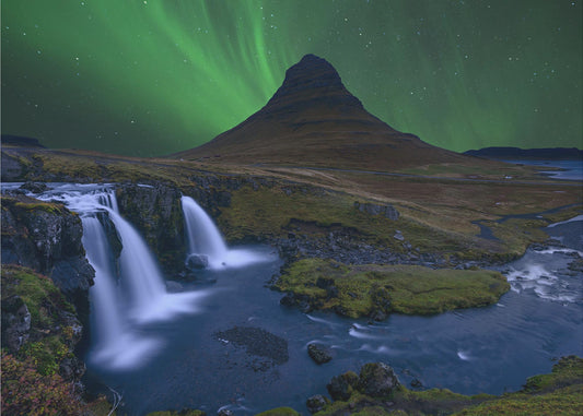 Kirkjufell... Unter einem borealen grünen Himmel | Poster
