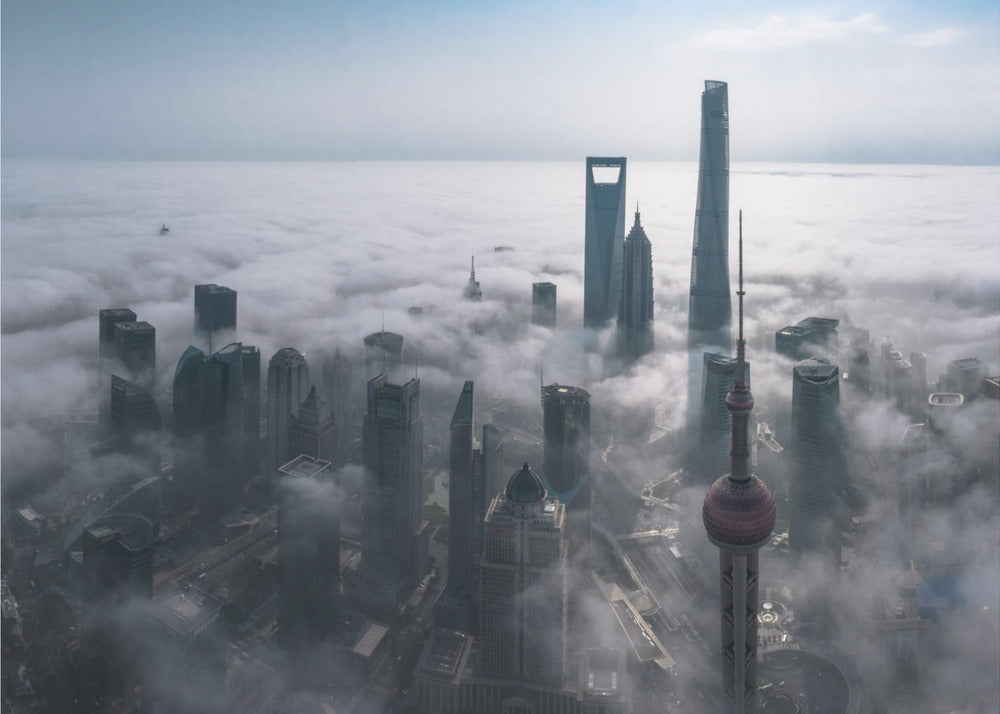 Shanghai im Nebel von oben | Leinwand