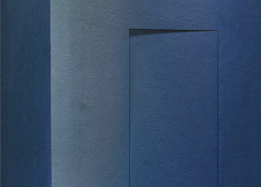 Blauer Minimalismus oder eine Geheimtür | Leinwand