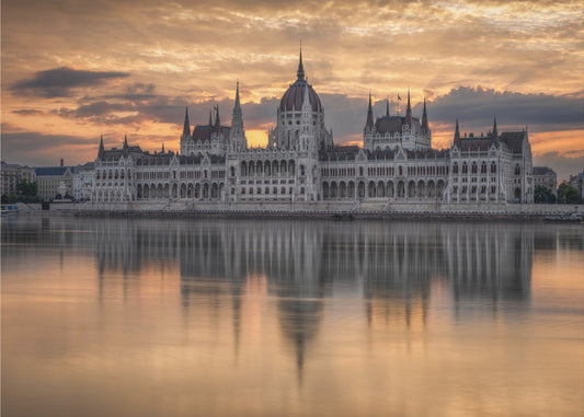 Sonnenaufgang in Budapest | Hintergrundbild