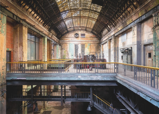 Industrial Hall in Decay | Wallpaper
