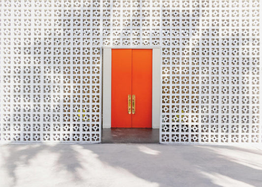 Parker Orange Türen und Breezeblock Wand | Leinwand