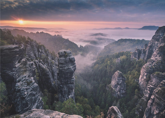 Sonnenaufgang auf den Felsen | Hintergrundbild