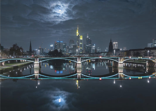 Frankfurt bei Vollmond | Hintergrundbild