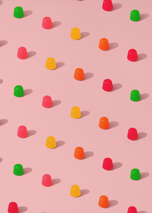 Punkte, Bonbons, Kaugummitropfen – sich wiederholendes Muster auf rosa Hintergrund | Leinwand