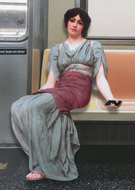 Eine Frau in antiker Kleidung sitzt in einer U-Bahn | Poster